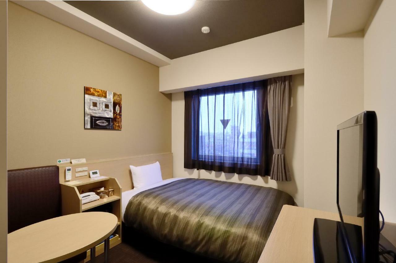 Route-inn Kitakyushu-wakamatsu Ekihigashi